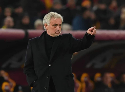 Проиграв «Карабаху» в Лиге чемпионов, «Бенфика» вспомнила про Моуринью