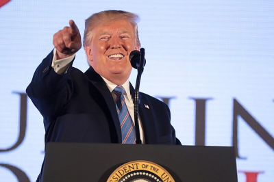 Паспорта с портретом Трампа начнут выдавать с 6 июля