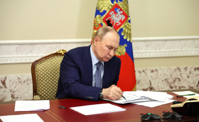 Путин утвердил штрафы за вход на сайты через Apple ID и Google