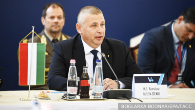Самолет Ан-24 вернулся в аэропорт Тюмени из-за проблем с силовой установкой