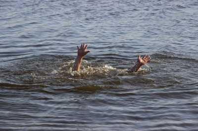 Молодой парень утонул на озере Алаколь