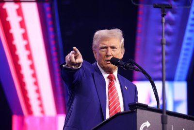 В США раскрыли новые документы по делу Эпштейна с упоминанием Трампа, Гейтса и Маска