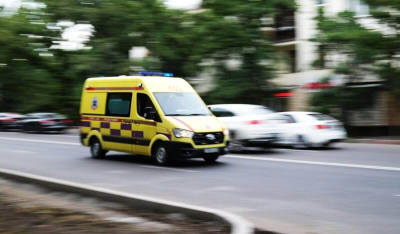 Скутерист сбил шестилетнюю девочку во дворе и скрылся в Актобе(ВИДЕО)