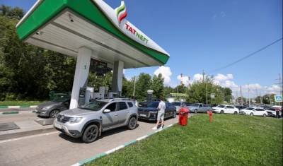 Сети АЗС начали ослаблять ограничения на продажу топлива по всей России