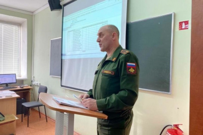Бывшего замвоенкома Альметьевска задержали за посредничество взятке 1,8 млн рублей &mdash; видео