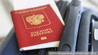 Россиянам напомнили о новых правилах выезда детей за границу