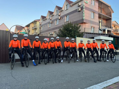 Крутят педали: челнинские велогонщики проходят подготовку у легенды спорта