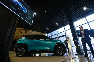 В Нижнекамске официально презентовали первый российский электромобиль АТОМ