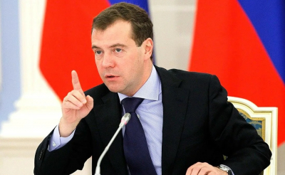 Медведев назвал заключивших военные контракты россиян патриотами