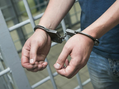 В Халле четверо несовершеннолетних надругались над девочками, трое арестованы