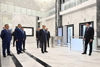 Токаев посетил новое здание ДКНБ в Астане