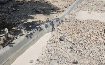 Работы стоят, а асфальт раскурочили