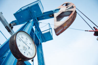 СМИ: крупнейшие нефтепроизводители Ближнего Востока сократили добычу на&nbsp;треть на&nbsp;фоне войны