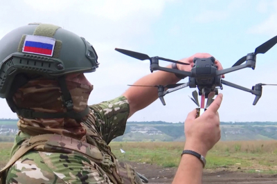 FPV-дрон уничтожил машину ВСУ с необычными номерами