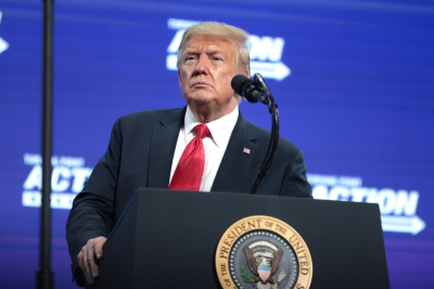 Трамп взял паузу: давление США на Иран может привести к крупномасштабной войне