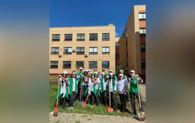 «Таза Қазақстан»: ученики школы №70 превращают двор в зелёный оазис в Астане